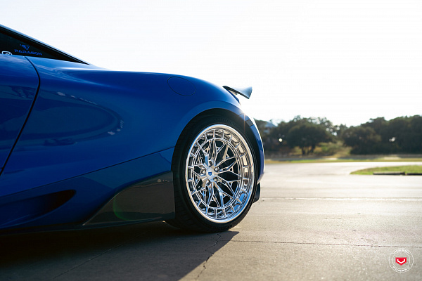 Фото дисков Vossen LC3-02 (3-Piece) Полированный лак на McLaren 720S