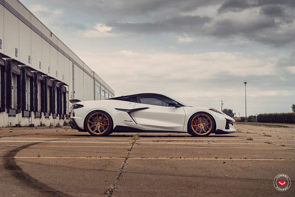 Фото дисков Vossen EVO-3R Глянцевая медь на Chevrolet Corvette C8