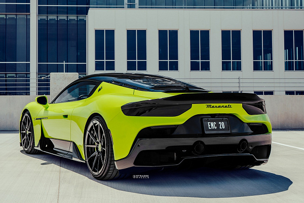 Фото дисков Strasse Wheels SV10 Deep Concave Duoblock Черный глянец на Maserati MC20