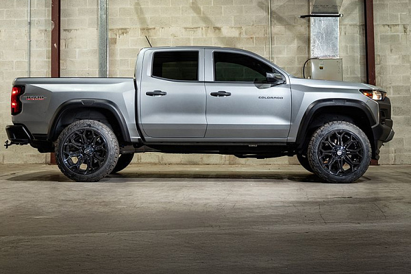 Фото дисков 4PLAY 4P83 Черный глянец на Chevrolet Colorado