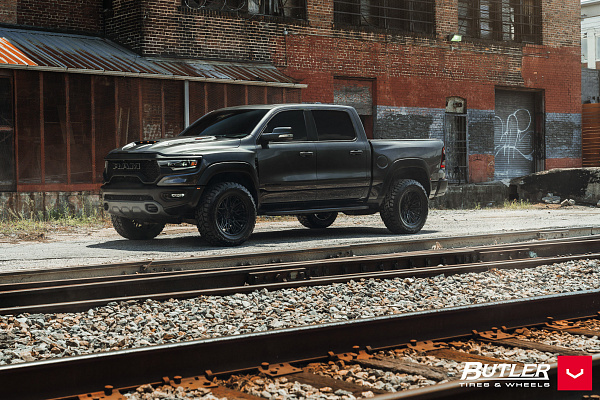Фото дисков Vossen HF6-5 Черный глянец на Ram 1500 V