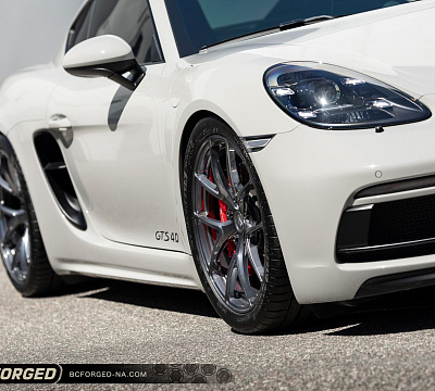 Фото дисков BC Forged RZ25 на Porsche Cayman II