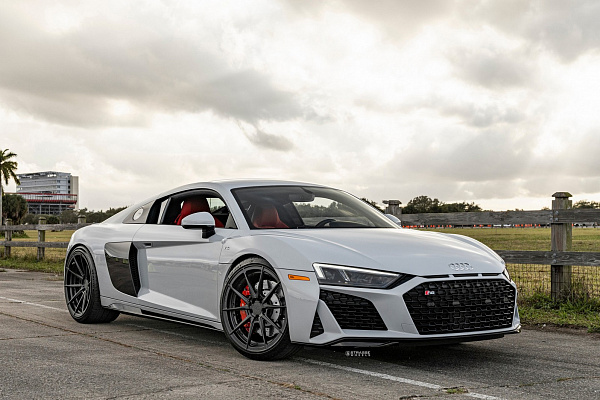 Фото дисков Strasse Wheels SV10 Deep Concave Duoblock Черный сатин на Audi R8 (4S)