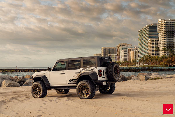 Фото дисков Vossen HFX-1 (6-Lug) Сатиновая бронза на Ford Bronco