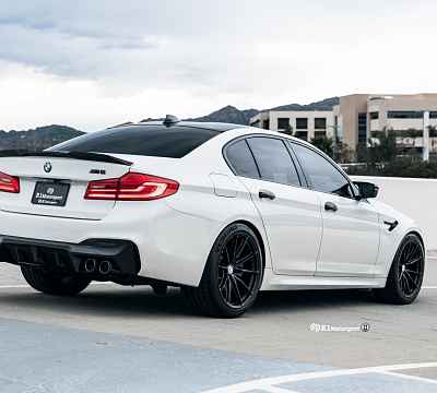 Фото дисков HRE P104SC на BMW 5/M5 (G30/F90)