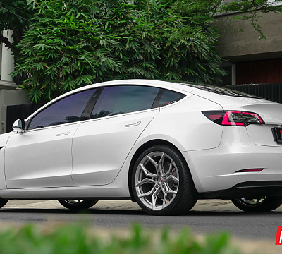 Фото дисков Vossen EVO-3R на Tesla Model 3
