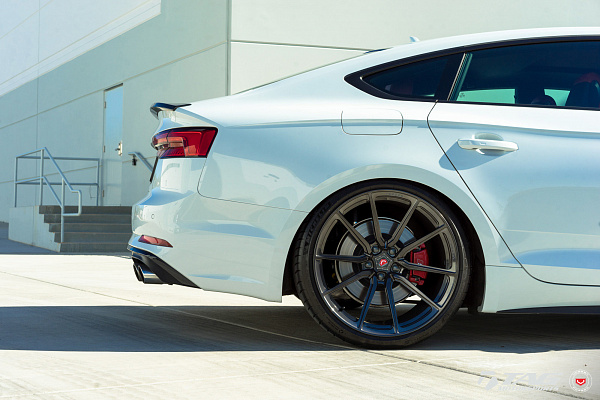 Фото дисков Vossen M-X2 Глянцевый графит на Audi A/S/RS 5 (F5)