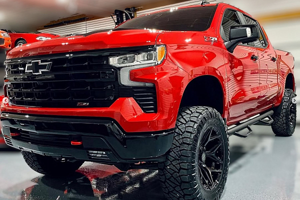 Фото дисков 4PLAY 4P06 Черный сатин на Chevrolet Silverado IV
