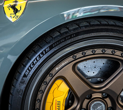 Фото дисков Brixton Forged TR05 на Ferrari 296
