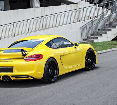 Фото дисков HRE 300 на Porsche Cayman II