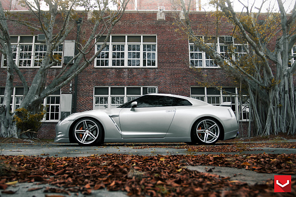 Фото дисков Vossen CV5 Серебро на Nissan GT-R