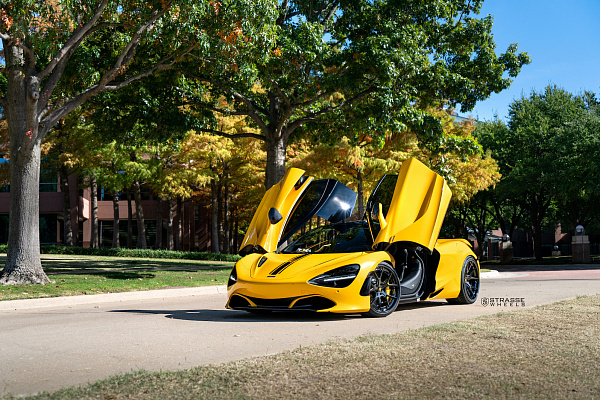 Фото дисков Strasse Wheels SM5R Deep Concave FS Черный глянец на McLaren 720S