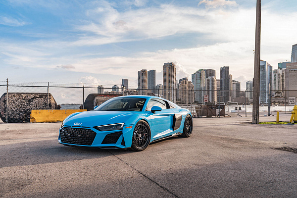 Фото дисков HRE 540C Черный глянец на Audi R8 (4S)