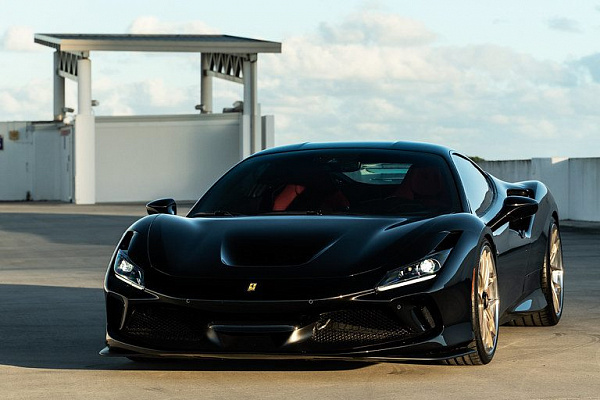 Фото дисков Anrky XR-301 Сатиновое золото на Ferrari F8