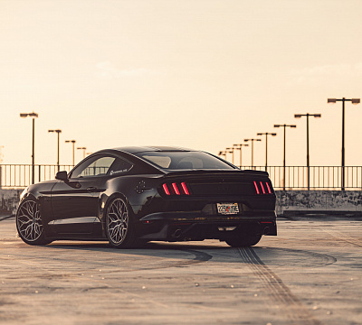 Фото дисков Vossen HF-2 на Ford Mustang VI