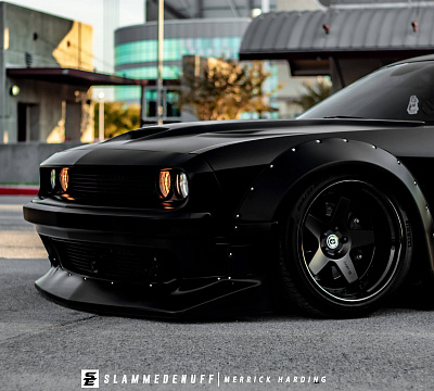 Фото дисков HRE C105 на Dodge Challenger III