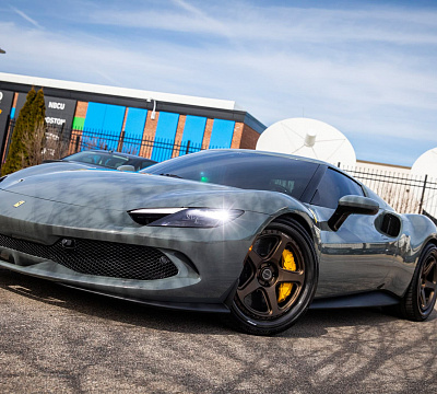 Фото дисков Brixton Forged TR05 на Ferrari 296