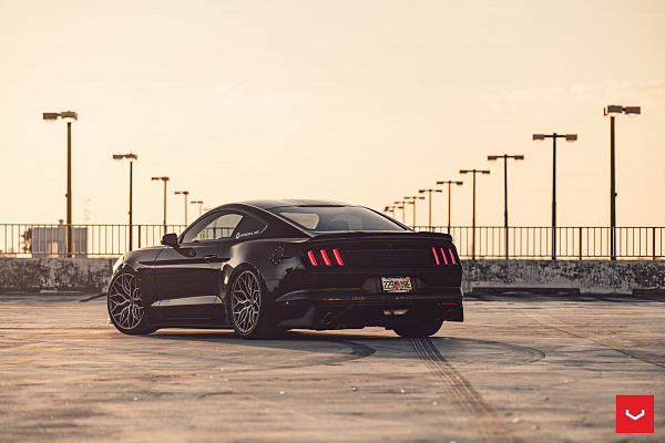 Фото дисков Vossen HF-2 Алмазная проточка на Ford Mustang VI