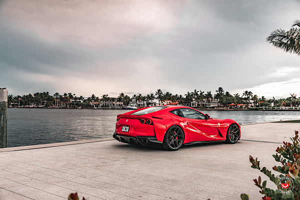 Фото дисков Vossen EVO-4 Черный глянец на Ferrari 812