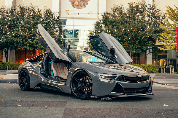 Фото дисков Strasse Wheels SV2 Deep Concave Duoblock Черный сатин на BMW i8