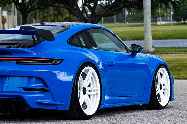 Фото дисков Anrky AN27 Белый глянец на Porsche 911 VIII
