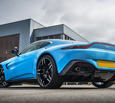 Фото дисков Kahn Superleggera на Aston Martin Vantage 4