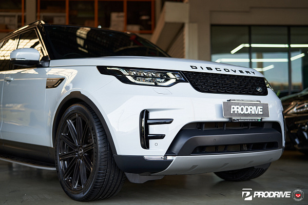 Фото дисков Vossen UV-2 Глянцевый темный лак на Land Rover Discovery V