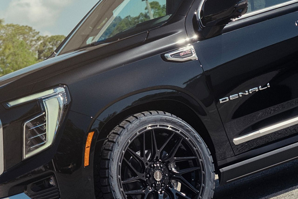 GMC Yukon V