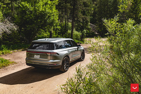 Фото дисков Vossen HF-5 Сатиновый графит на Lincoln Aviator II