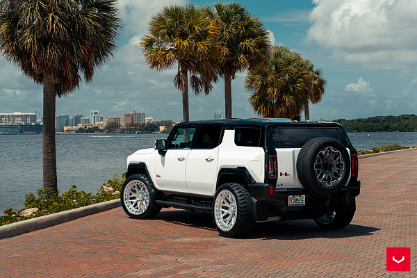 Фото дисков Vossen HFX-1 (8-Lug) Серебро на GMC Hummer EV