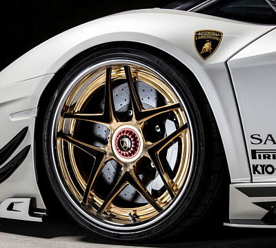 Фото дисков Savini SV76 на Lamborghini Aventador