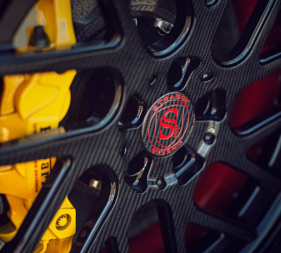 Фото дисков Strasse Wheels SM7T Deep Concave на Ferrari 488