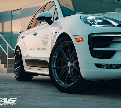 Фото дисков HRE P101 на Porsche Macan I