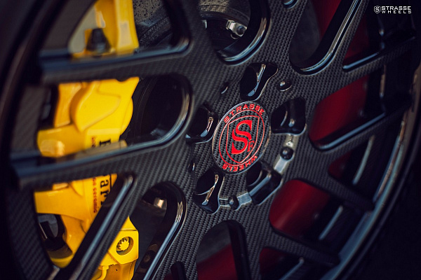 Фото дисков Strasse Wheels SM7T Deep Concave Другой цвет на Ferrari 488