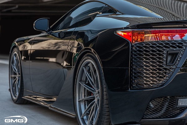 Фото дисков Brixton Forged R11-R Глянцевый графит на Lexus LFA