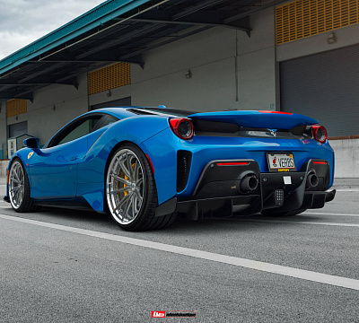 Фото дисков HRE S104SC на Ferrari 488