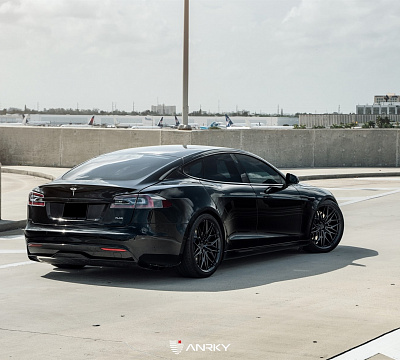 Фото дисков Anrky S1-X1 на Tesla Model S