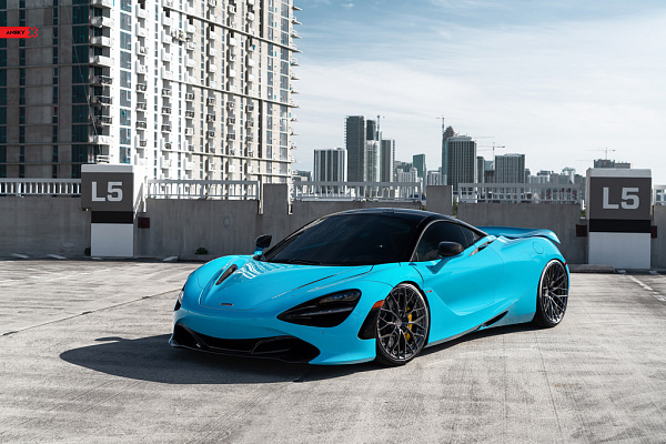 Фото дисков Anrky AN20 Глянцевый темный лак на McLaren 720S