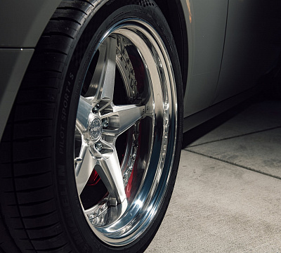 Фото дисков Anrky RS5 на Dodge Challenger III