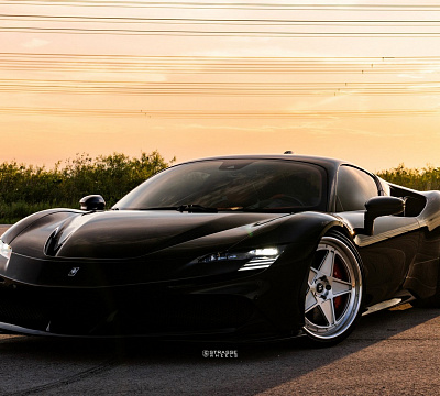 Фото дисков Strasse Wheels F5 Track на Ferrari SF90