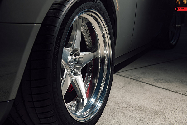 Фото дисков Anrky RS5 Глянцевый лак на Dodge Challenger III