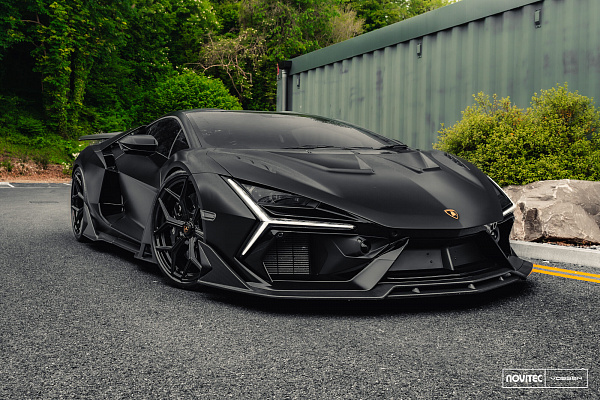 Фото дисков NOVITEC NL4 Черный глянец на Lamborghini Revuelto