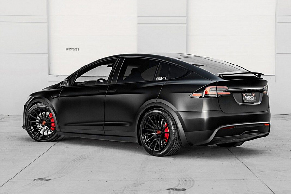 Фото дисков Strasse Wheels SV15 Deep Concave Duoblock Черный глянец на Tesla Model X