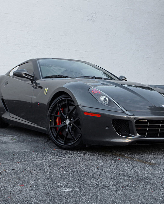 Фото дисков S101 Черный сатин на Ferrari 599