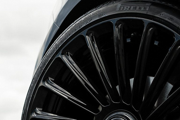 Фото дисков Anrky RF-182 Черный глянец на Range Rover V