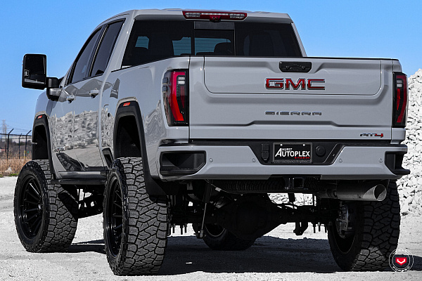 Фото дисков Vossen GNX-01 Черный глянец на GMC Sierra IV