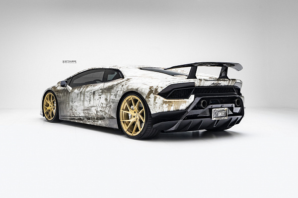 Фото дисков Strasse Wheels SM5RT Deep Concave Monoblock Сатиновое золото на Lamborghini Huracan