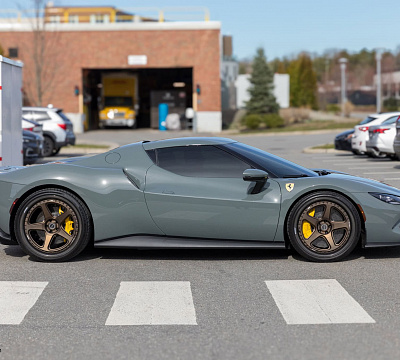 Фото дисков Brixton Forged TR05 на Ferrari 296