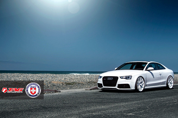 Фото дисков HRE P101 Белый глянец на Audi A/S/RS 5 (8T)