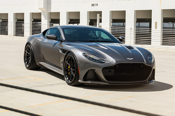 Фото дисков Anrky AN33 Черный сатин на Aston Martin DBS 3